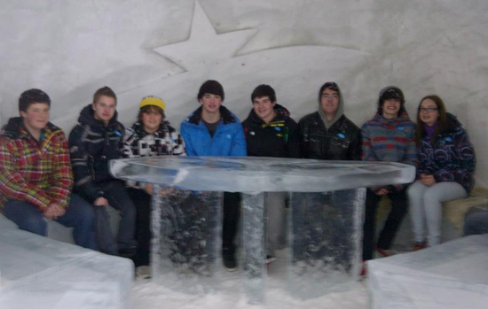 maison des jeunes du lac aylmer hotel de glace de quebec - le quotidien des lacs